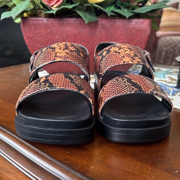 Brand New Aerosoles Leggenda Flatform Snakeskin Python Print Dual Band Sandals - Picture 3 of 16